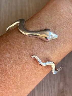 Curvy Silver Plated Adjustable Snake Bracelet